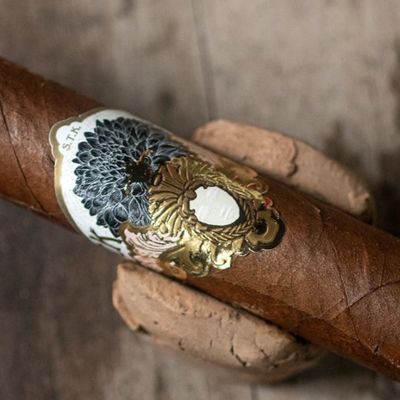 Хорошая цена Professional Full-automatic Production OEM Service ISO9001 Certified Cigar Label and Band for Custom Embossed Designs онлайн